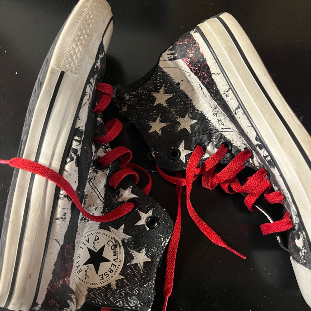 Star/flag pattern converse high top.